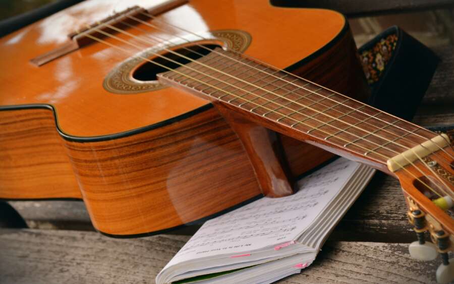 Gitarre 2